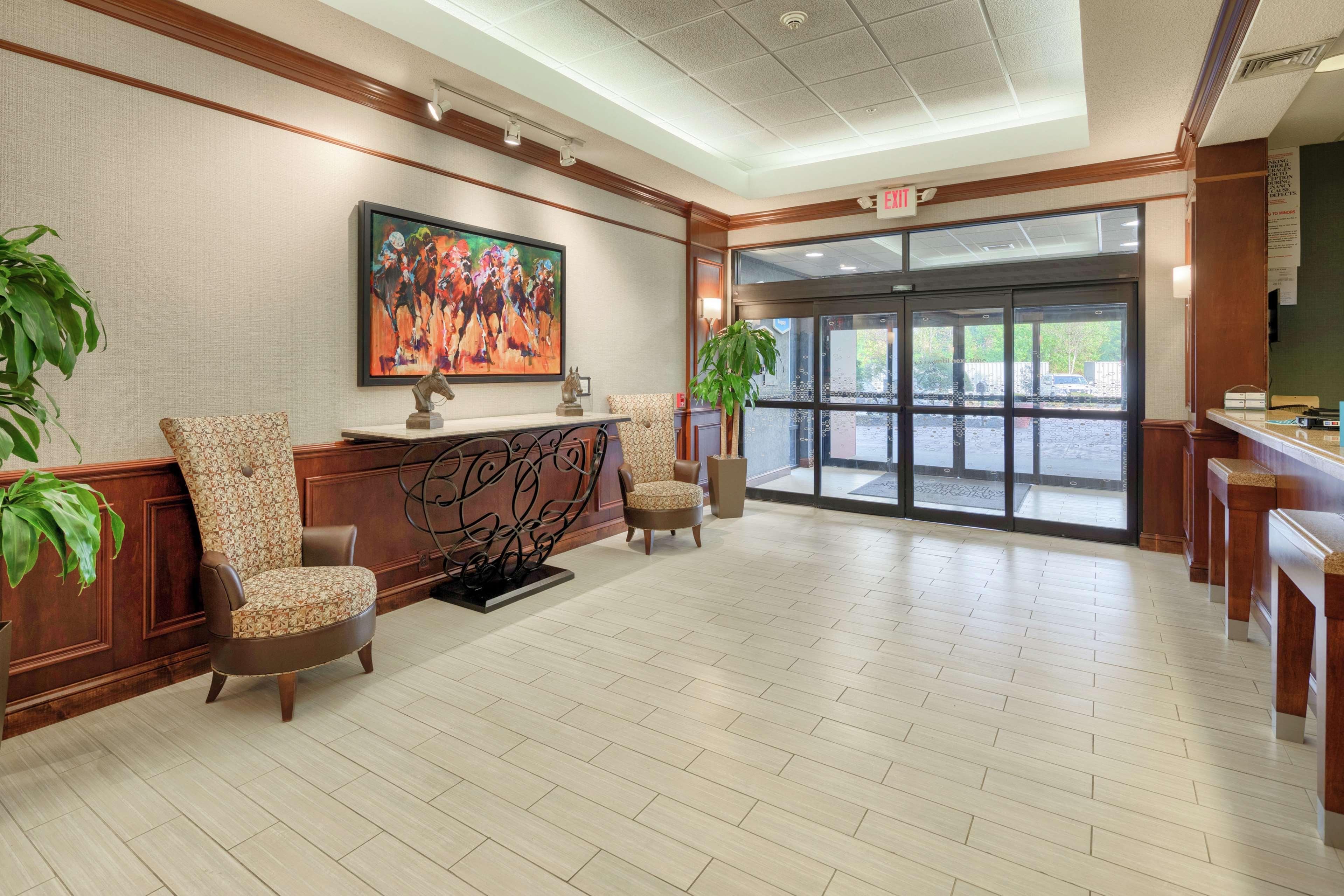 Hampton Inn Louisville Northeast Eksteriør bilde