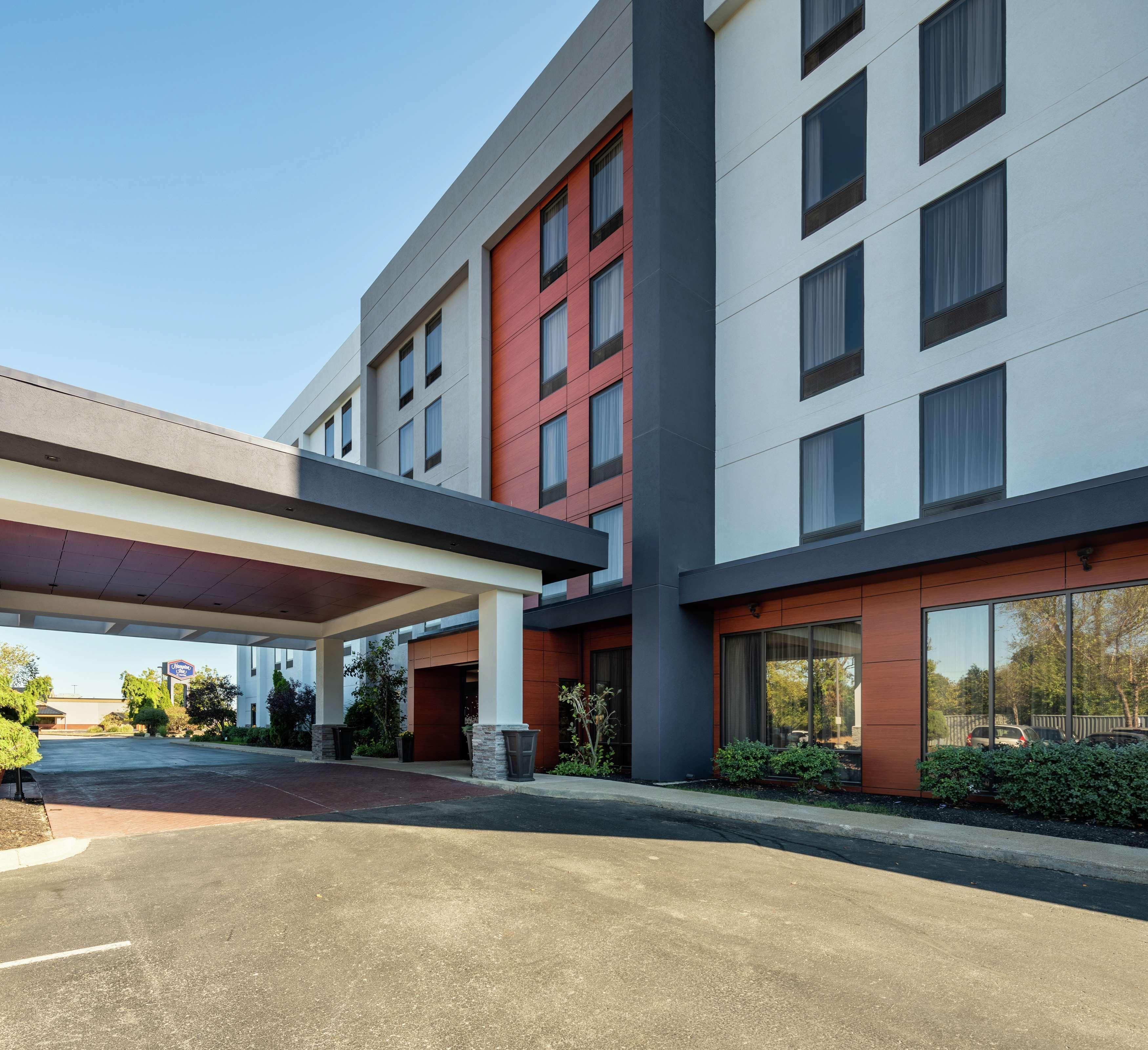 Hampton Inn Louisville Northeast Eksteriør bilde