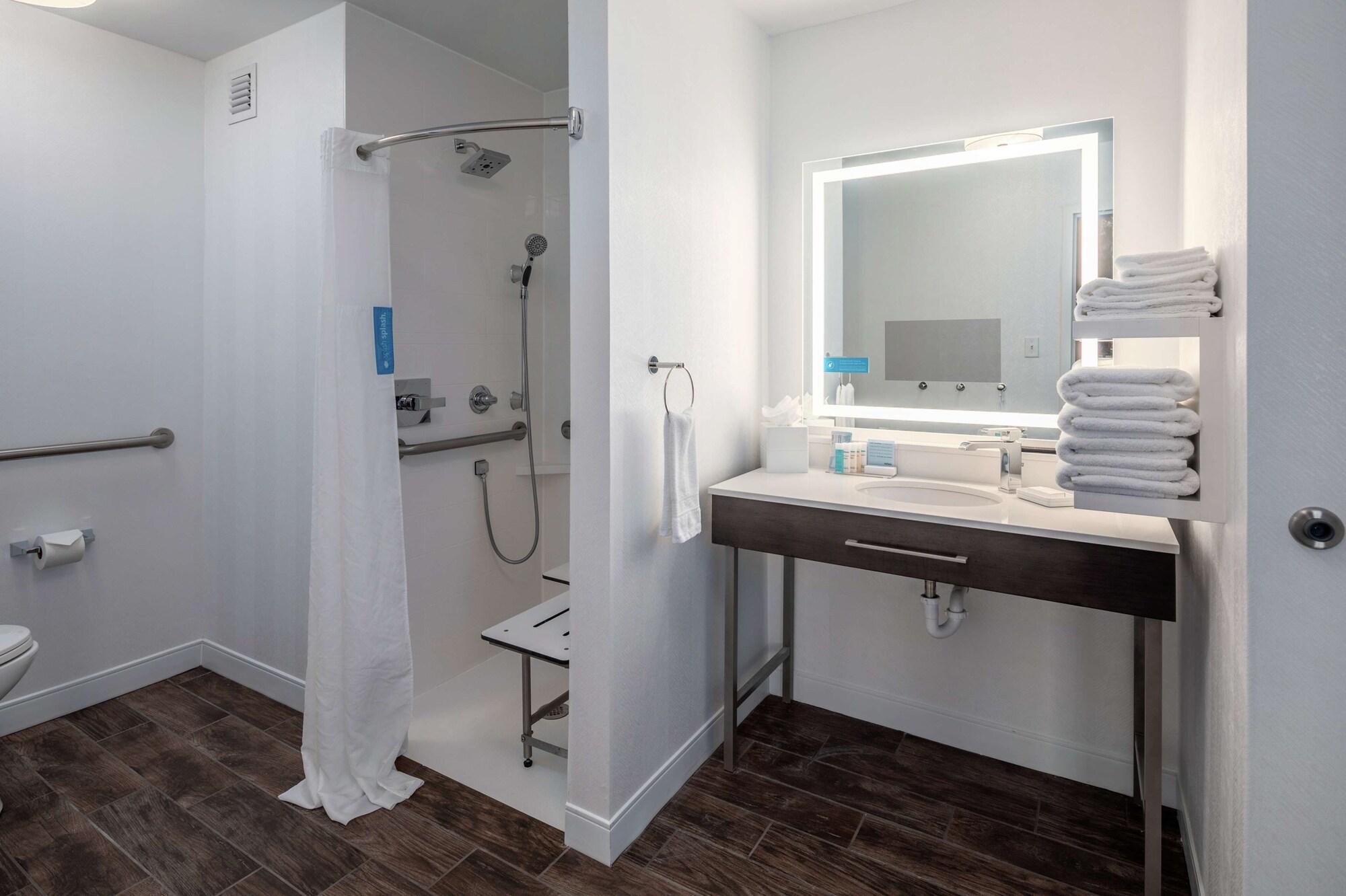 Hampton Inn Louisville Northeast Eksteriør bilde
