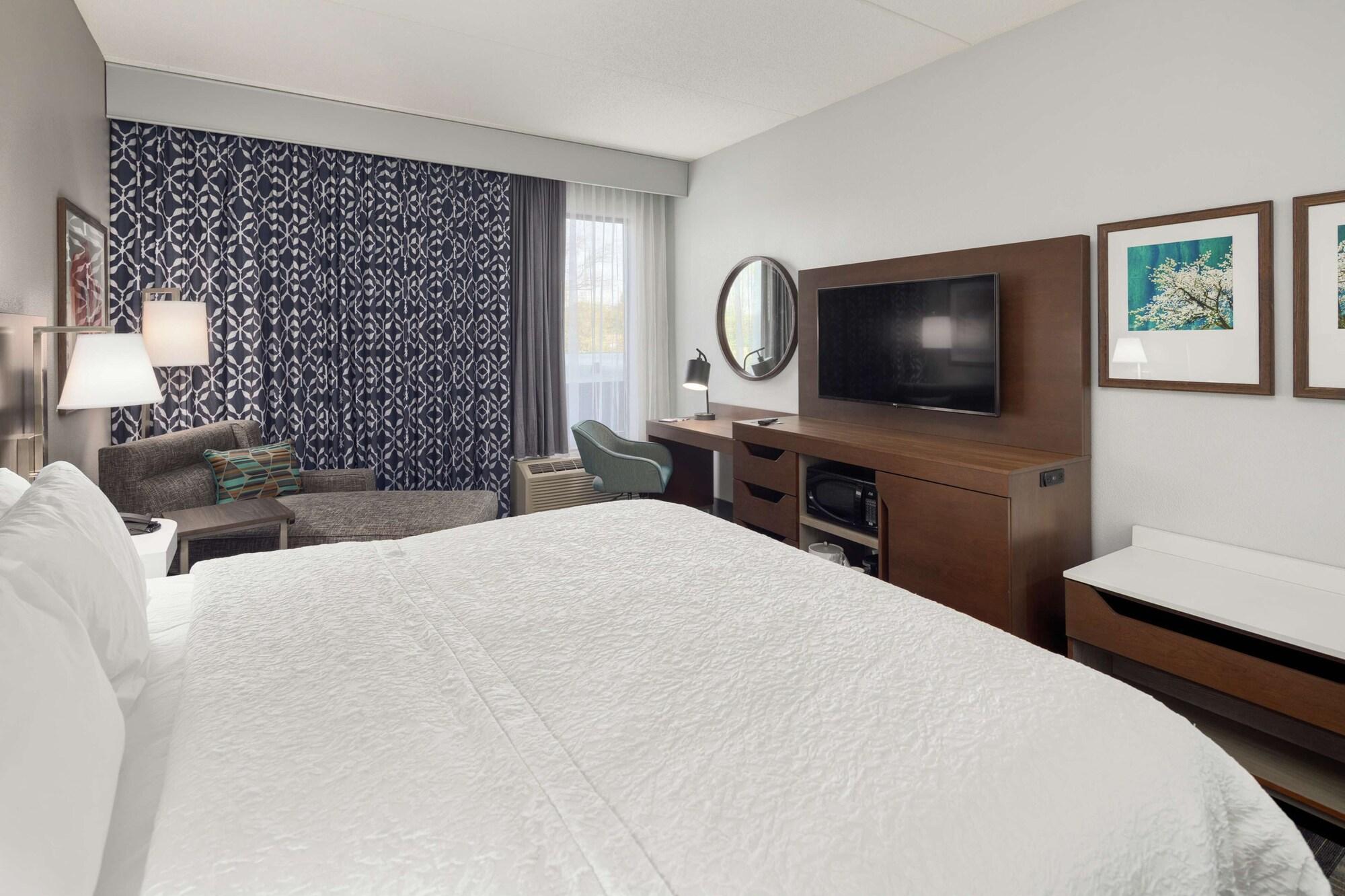 Hampton Inn Louisville Northeast Eksteriør bilde