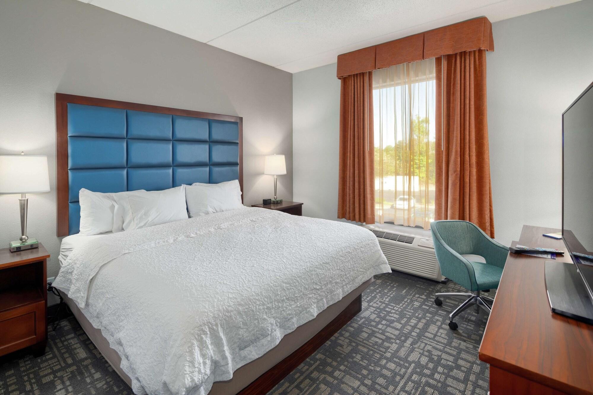 Hampton Inn Louisville Northeast Eksteriør bilde