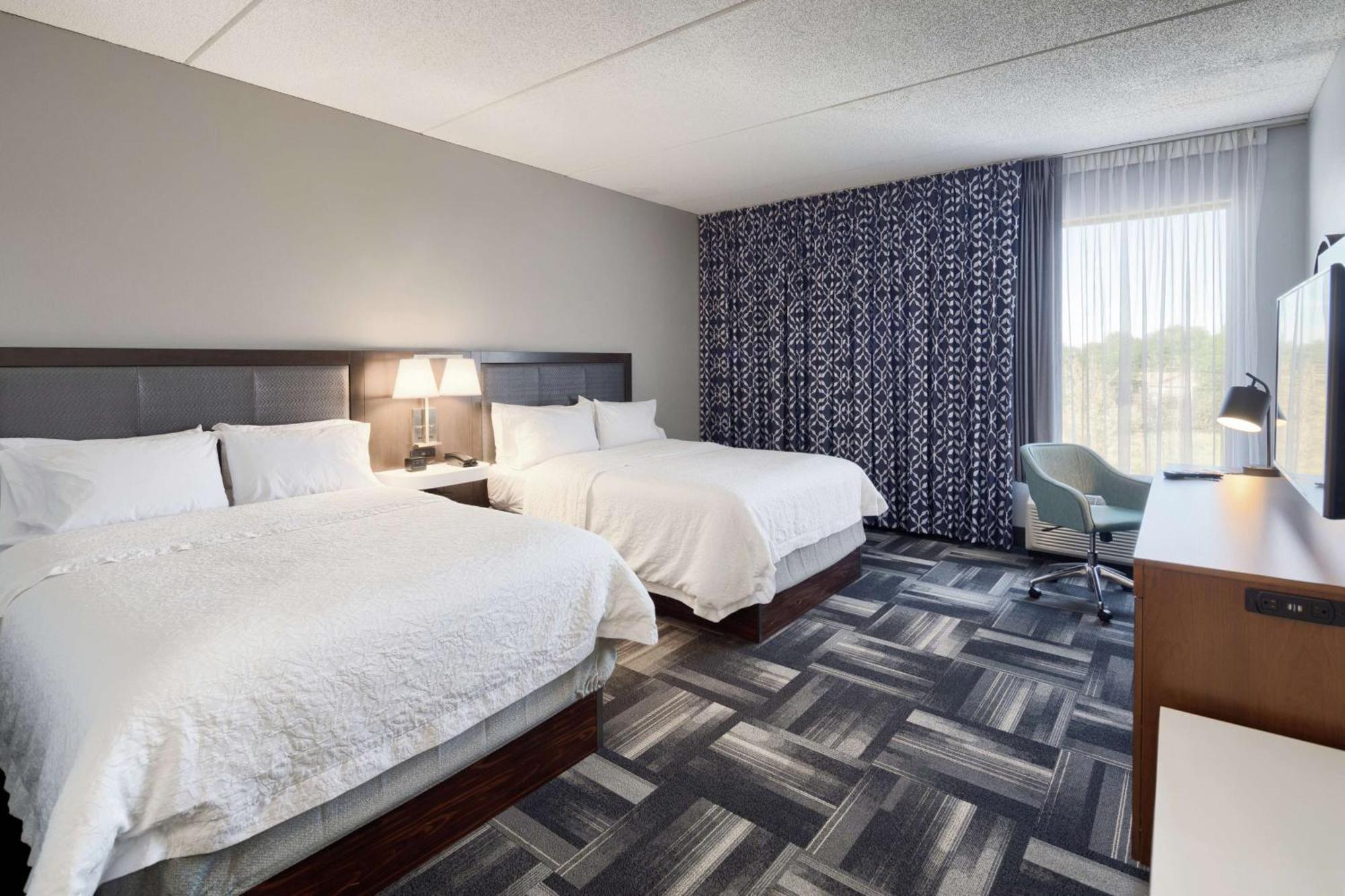 Hampton Inn Louisville Northeast Eksteriør bilde